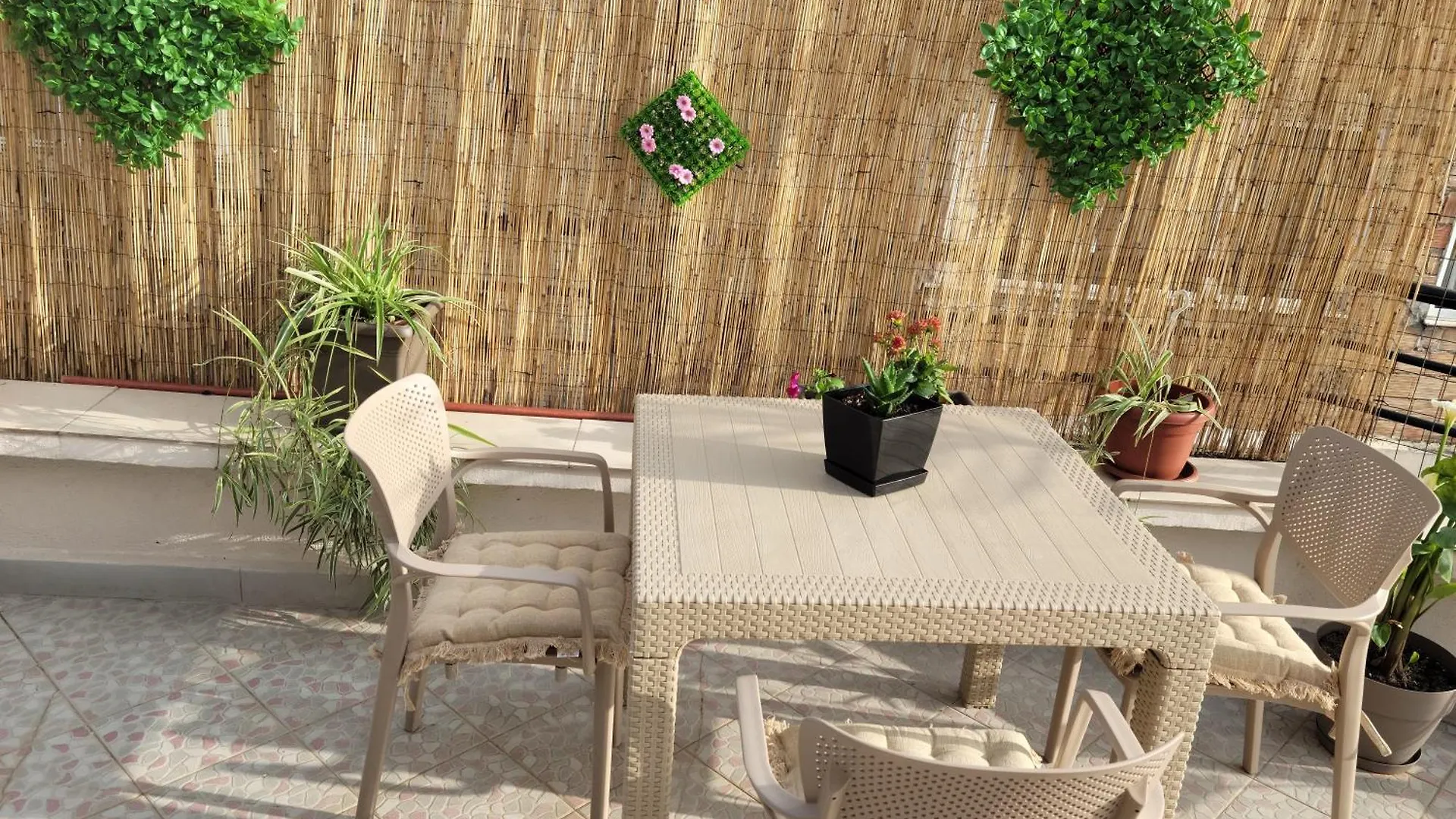 Gledis Apartment Tirana - Panoramic City Terrace