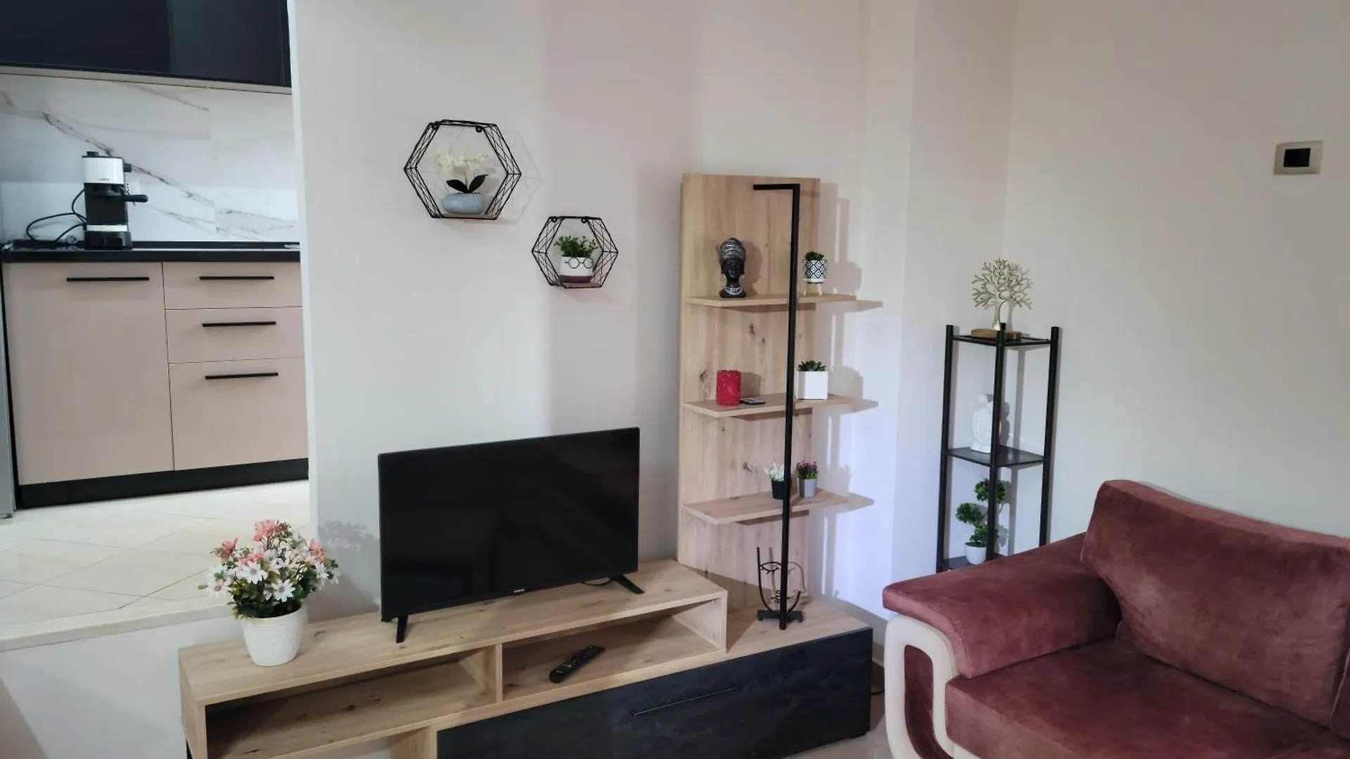 Gledis Apartment Tirana - Panoramic City Terrace