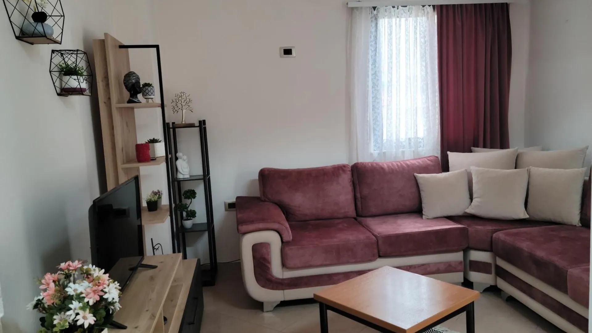Gledis Apartment Tirana - Panoramic City Terrace