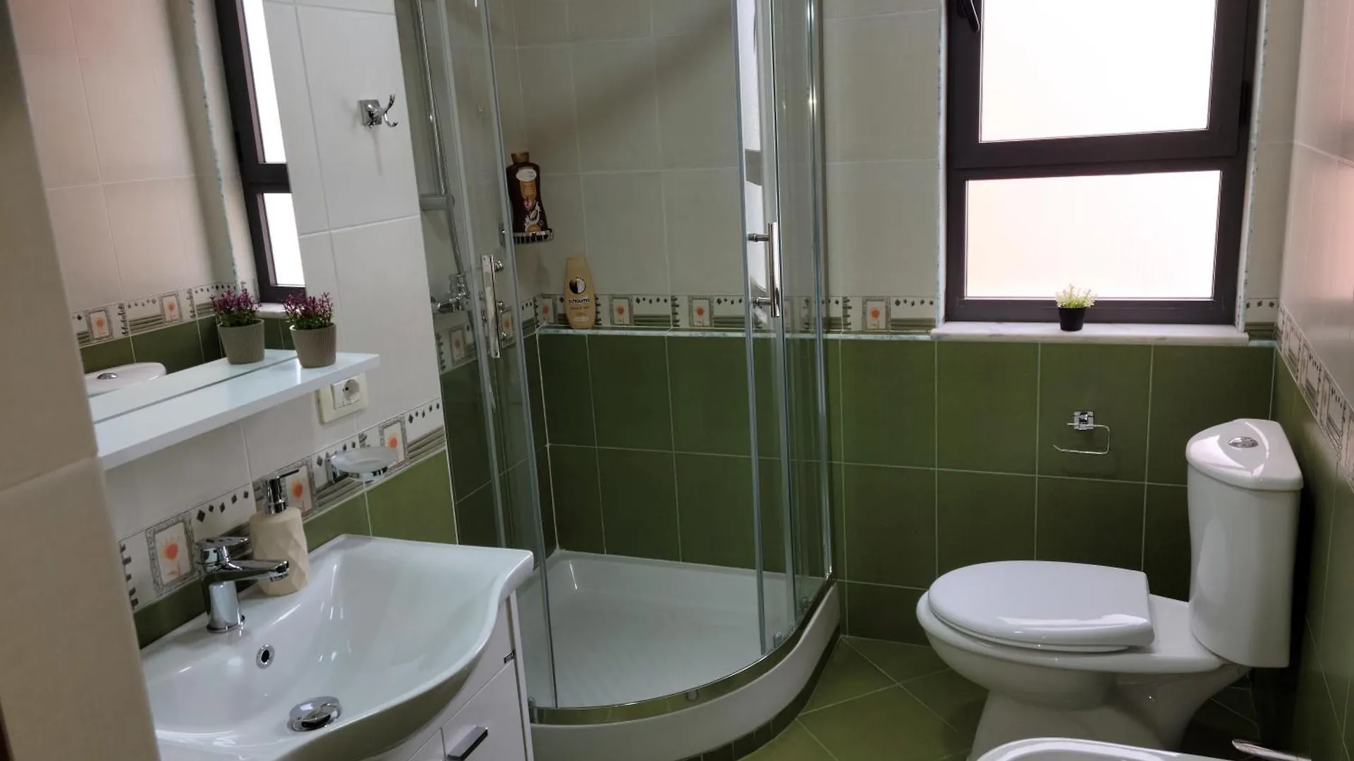 Gledis Apartment Tirana - Panoramic City Terrace Albanien